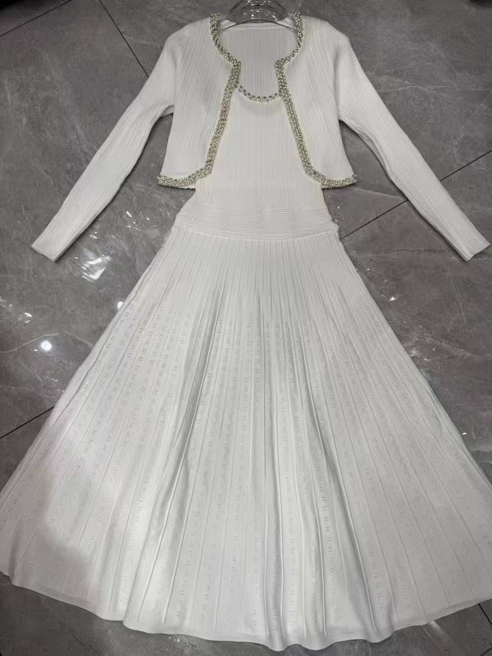 *New collections*                                                
SANDRO
*Super Master quality*
*Sizes: S M L* 
750 dhs🇦🇪🇦🇪

Zain308
♥️♥️♥️