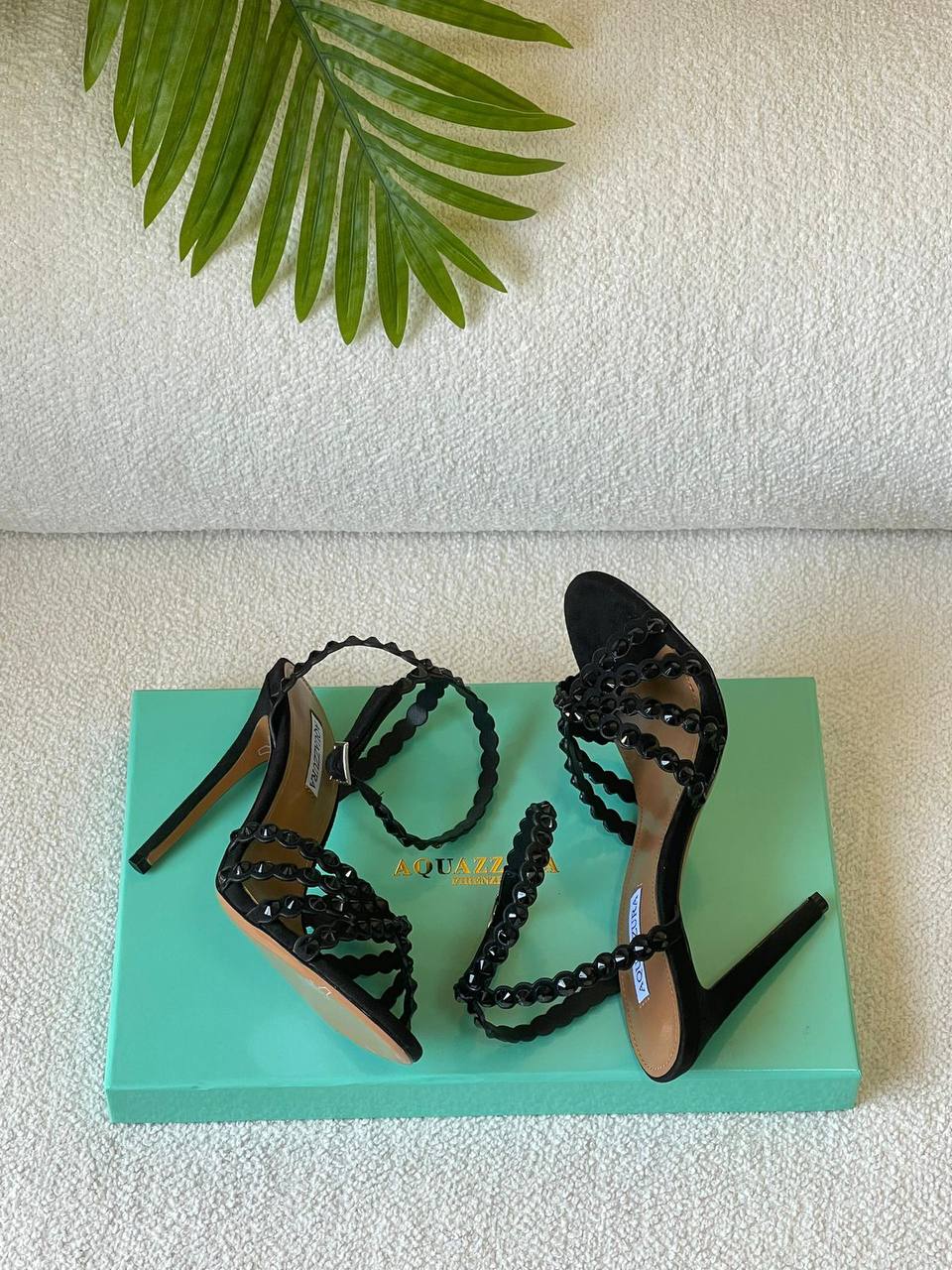 AQUAZZURA
SuperMaster Quality 💯
450 dhs💓
Size: 36-41💥

Zain171
♥️♥️♥️