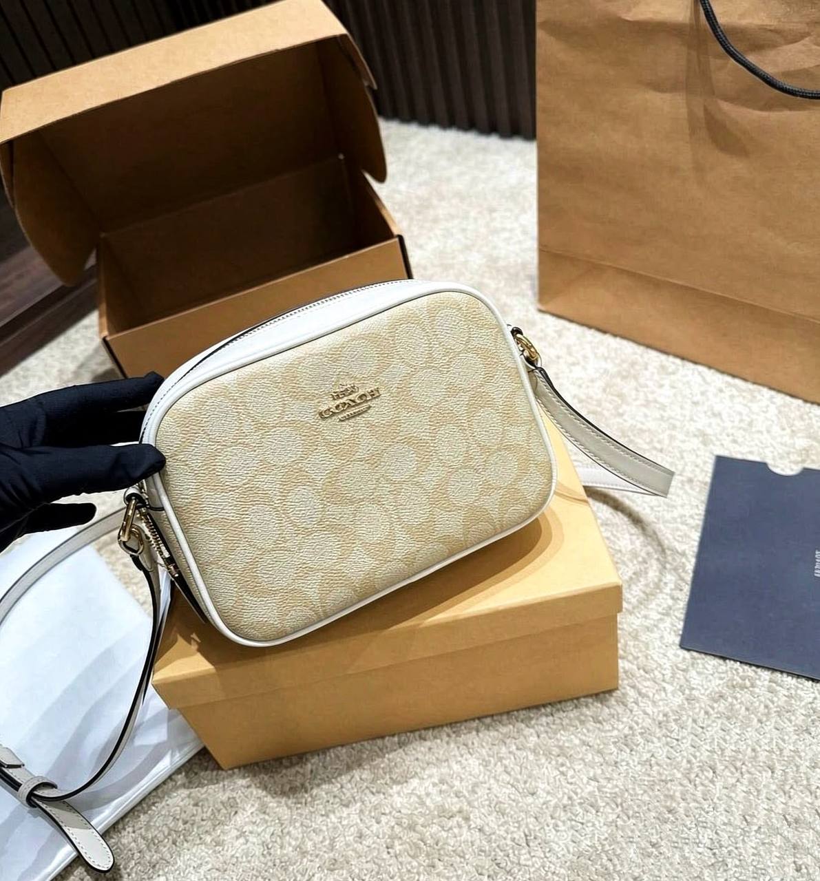 COACH 
HIGH QUALITY WITH BOX 
90 dhs🇦🇪🇦🇪

Zain295
♥️♥️♥️