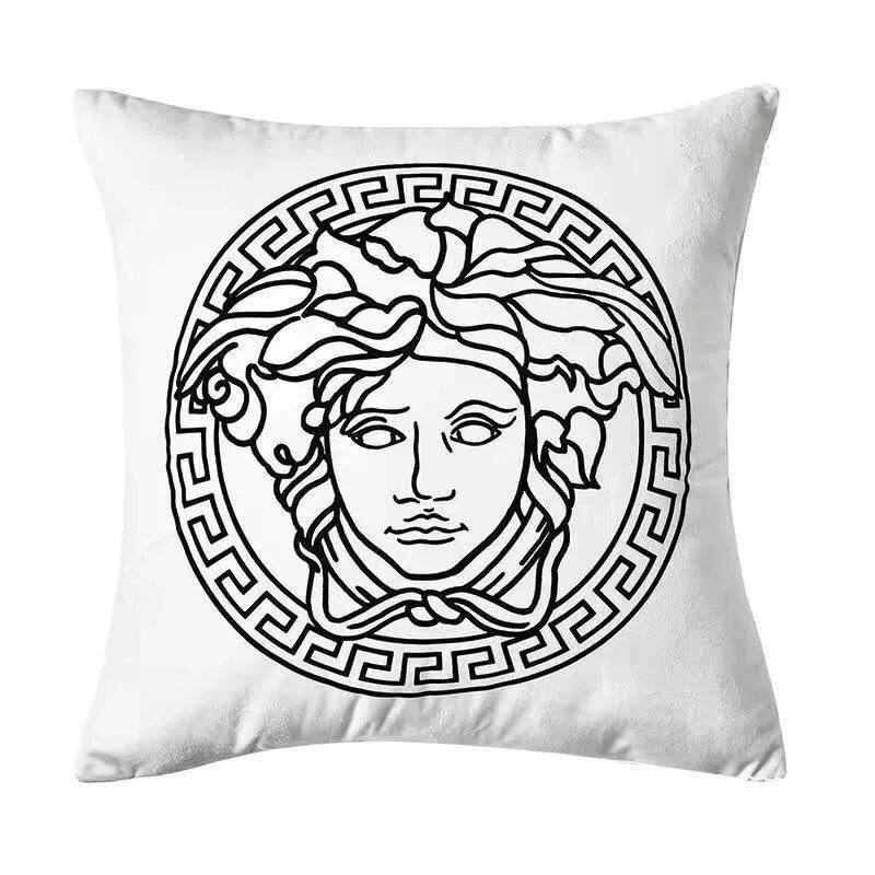 Brand 
High quality 
Pillow cover 
Velvet 100%
Size 50*50
50 dhs🪙🌨️

Zain99
♥️♥️♥️