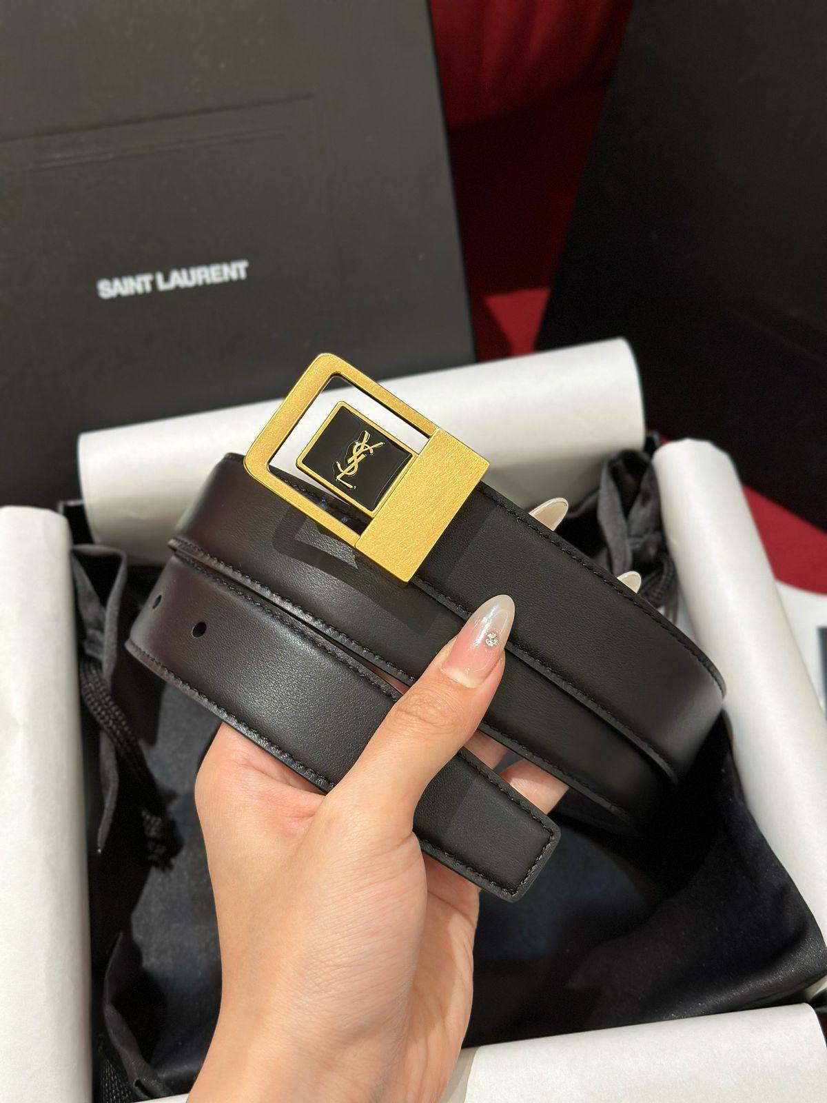 YSL

Master quality

300 dhs🇦🇪🇦🇪

Zain164
♥️♥️♥️