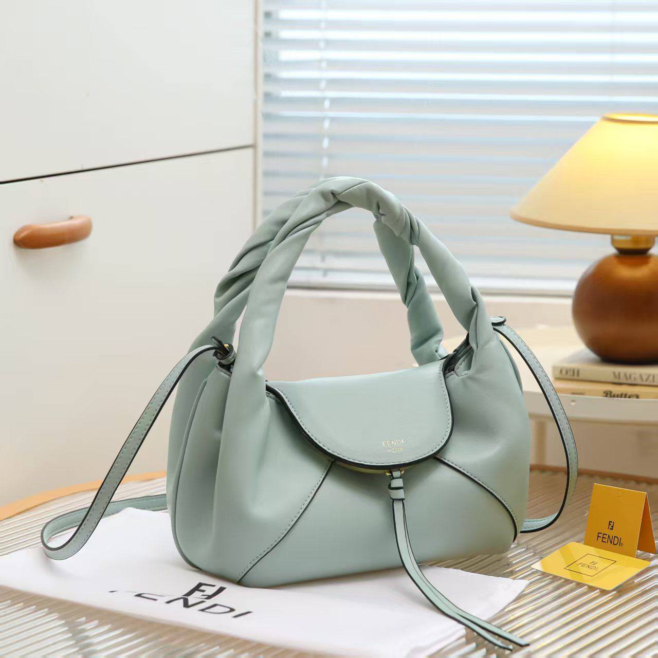 Fendi
115 dhs🪙🌨️

Zain143
♥️♥️♥️