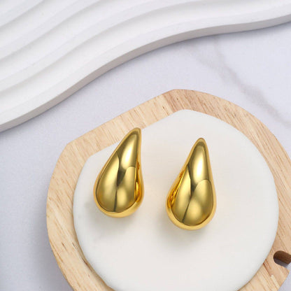 BOTTEGA ❤️‍🔥*
Earring 🐦‍🔥
Master quality 💯
With normal boxes 🗃️ 
45 dhs✅

Zain216
♥️♥️♥️