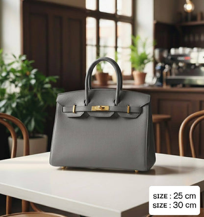 HERMES ʙɪʀᴋɪɴs
ᴍᴀᴛᴛᴇʀ ʟᴇᴀᴛʜᴇʀ
ɢᴏʟᴅ ʜᴀʀᴅᴡᴀʀᴇ

sɪᴢᴇ 25 cm PRICE: *105 ᴅʜs* 

sɪᴢᴇ 30 cm PRICE: *115 ᴅʜs* 

Zain31
♥️♥️♥️