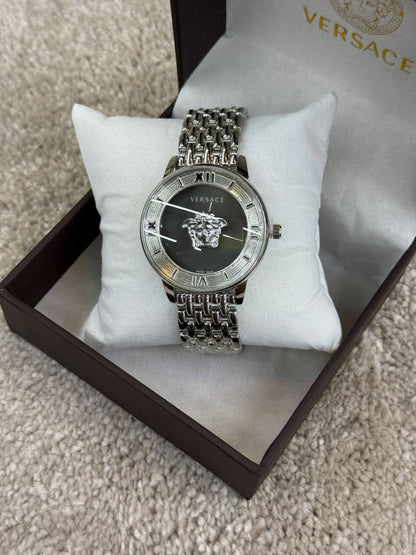 VERSACE🆕 LADIES 
GOOD QUALITY 💯
60 dhs🪙💕

Zain133
♥️♥️♥️