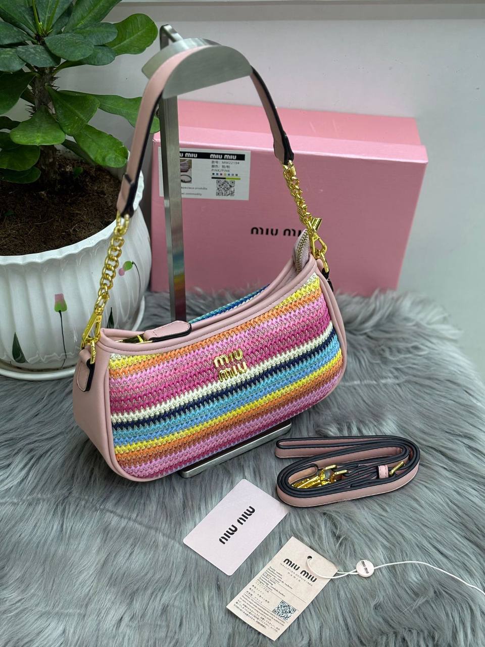 MIU MIU
SIZE  ……… 25 CM 🥰
85 dhs✅
with BOX🌷

Zain244
♥️♥️♥️