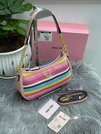 MIU MIU
SIZE  ……… 25 CM 🥰
85 dhs✅
with BOX🌷

Zain244
♥️♥️♥️