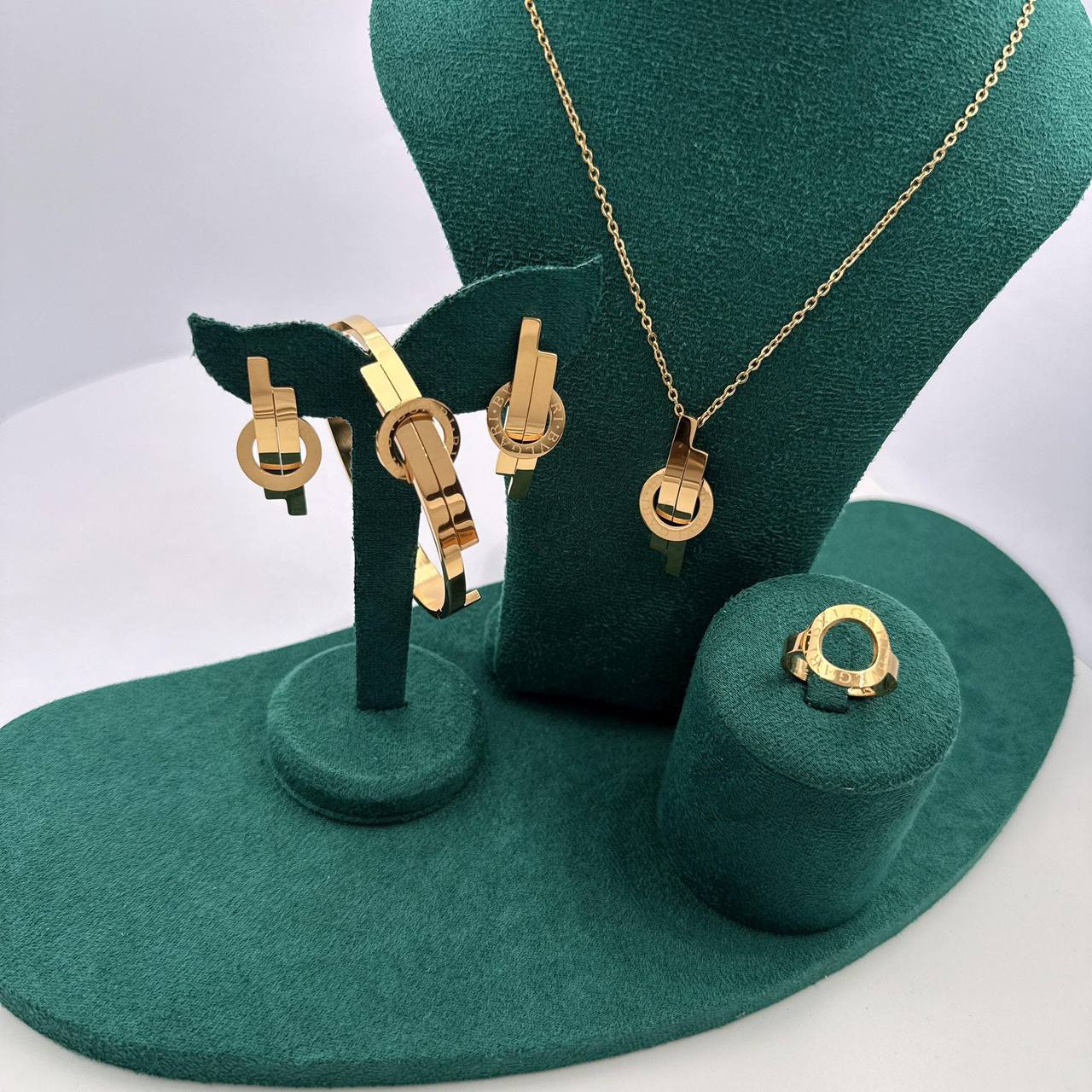 Full Set
45 dhs🪙🌨️

Zain37
♥️♥️♥️