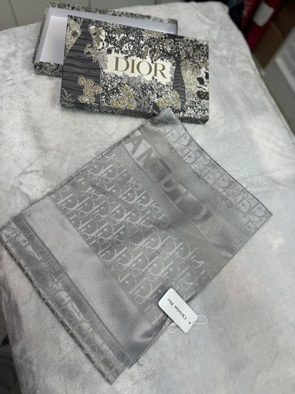 Cotton scarf 
45 dhs🪙🌨️

Zain93
♥️♥️♥️