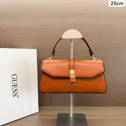💎  Guess handbag
1️⃣ First quality +🎁  
Size : 25 * 13 cm
100 dhs🇦🇪🇦🇪
with box 🎁

Zain115
♥️♥️♥️