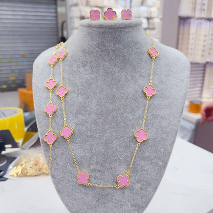 VCA SET❤️‍🔥*
Necklace 🍁
Earring💥
Bracelet 🐦‍🔥
Master quality 💯
With normal boxes 📦 
250 dhs🪙🌨️
With master box 🗃️ 
300 dhs🪙🌨️

Zain216
♥️♥️♥️