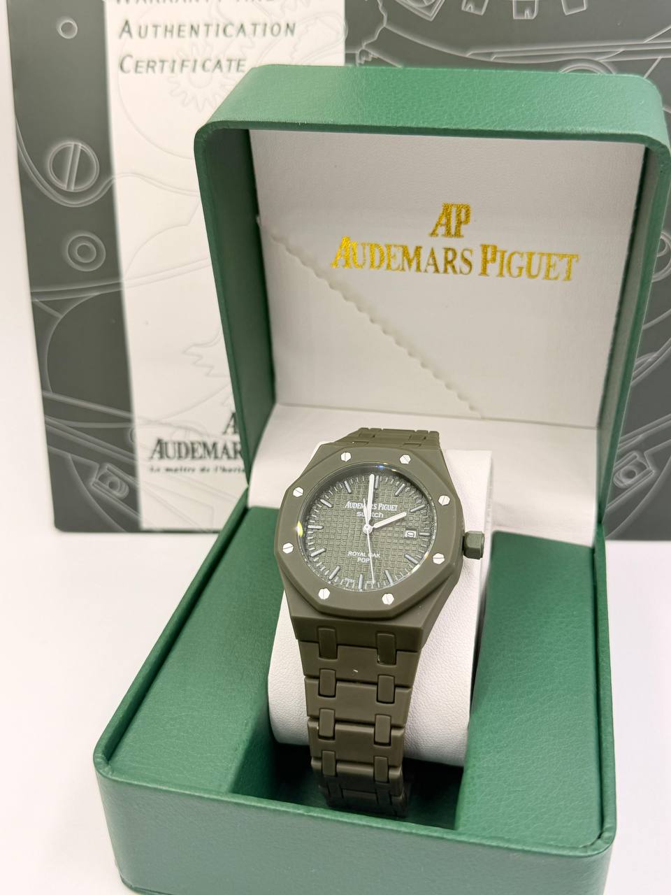 AP NEW SWATCH 
with box  
75 dhs💓
BATTERY

Zain85
♥️♥️♥️