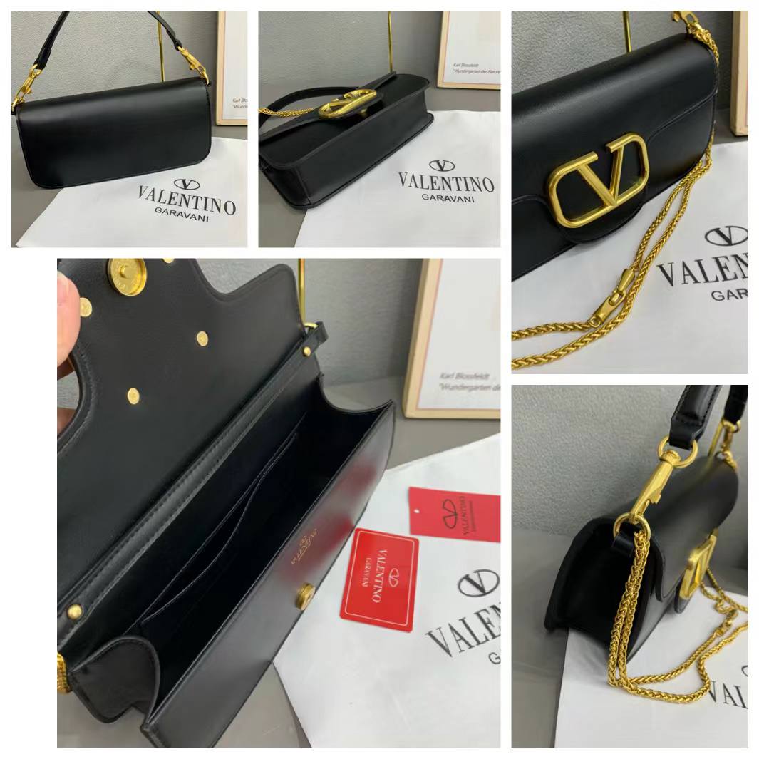 Valentino

115 dhs

With box
🎁🎁🎁

Zain157
♥️♥️♥️