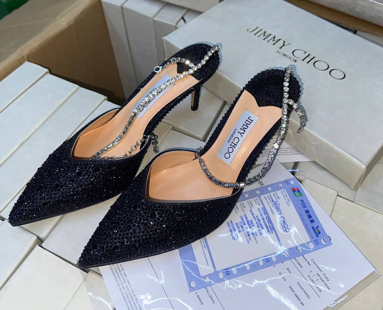 Jimmy Choo 
Size 36 to 41
130 dhs💓

Zain175
♥️♥️♥️