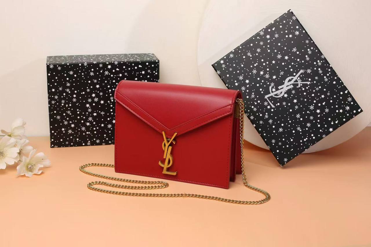 YSL - ʏᴠᴇs sᴀɪɴᴛ ʟᴀᴜʀᴀɴᴛ
ɢʟᴏssʏ ᴍᴀᴛᴇʀɪᴀʟ
ɢᴏʟᴅ ʟᴀᴄᴇ ʜᴀʀᴅᴡᴀʀᴇ
sɪᴢᴇ : 20 x 5 x 14 cm
ᴡɪᴛʜ BOX
🎁🎁🎁

70 dhs✅

Zain31
♥️♥️♥️