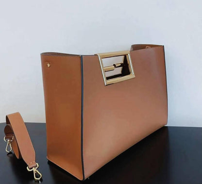 FENDI WAY 
COPY ONE  
BIG SIZE 
 210 DHS💛......(leather)

Zain295
♥️♥️♥️