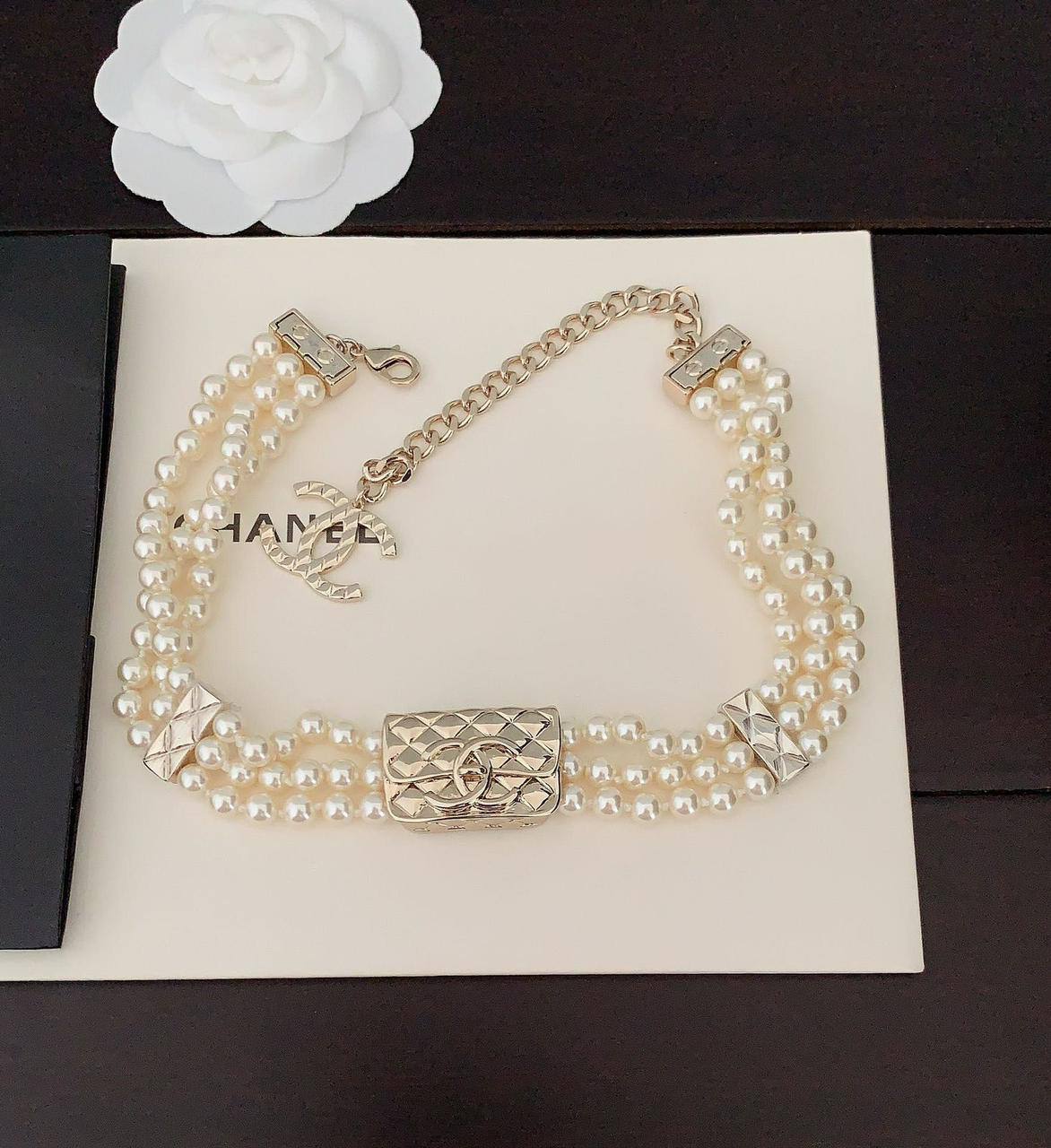 Chanel choker 🦋
Master quality 

*75* AED normal box 📦

Zain48
♥️♥️♥️