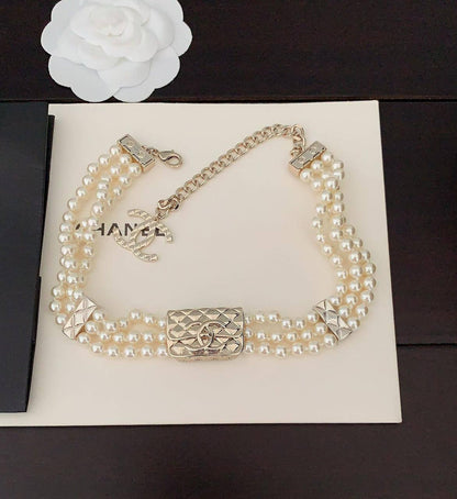 Chanel choker 🦋
Master quality 

*75* AED normal box 📦

Zain48
♥️♥️♥️