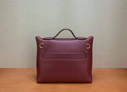 Hermes
maroon / etoupe / brown

Single rolled leather top handle

Classic, elegant and timeless🙂‍↔️

For Price 👇 WhatsApp✅
0568585901 
0507557372
0552275751 Owner Zain 👌

Zain325
♥️♥️♥️