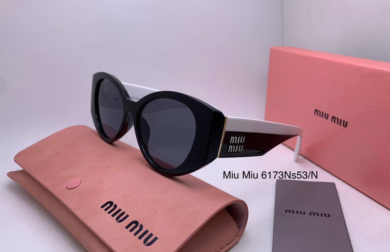 Miu Miu
70 dhs✅

Zain126
♥️♥️♥️