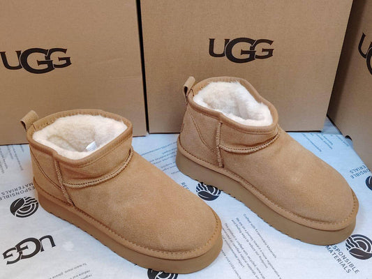 Ugg  New Arrived, 
Size 36 To 41
135 dhs🪙🌨️

Zain120
♥️♥️♥️