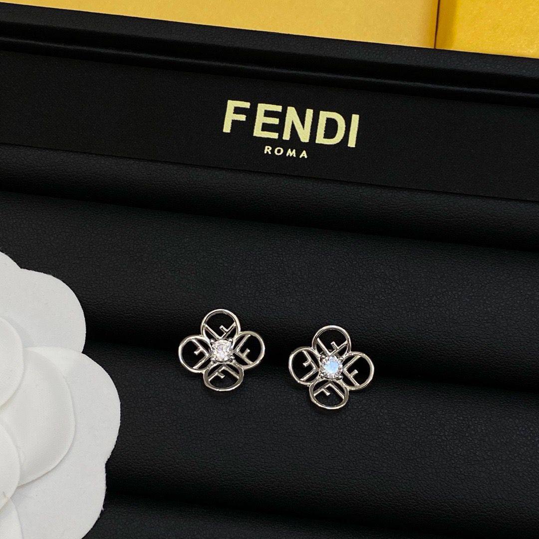 FENDI Set
120 dhs✅

Zain263
♥️♥️♥️