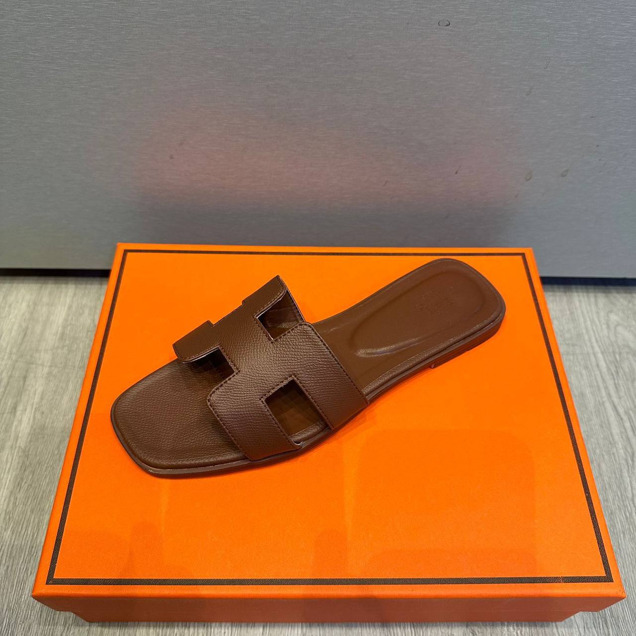 Hermes 

Size 36 to 42 
100 dhs✅

Zain183
♥️♥️♥️