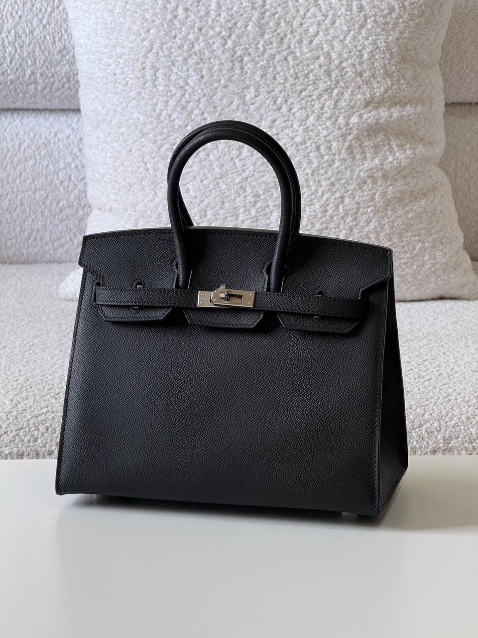 Hermes birkin epsom 25cm💕master quality😍

with box❤️
🎁🎁🎁

440 dhs🪙💚

Zain52
♥️♥️♥️