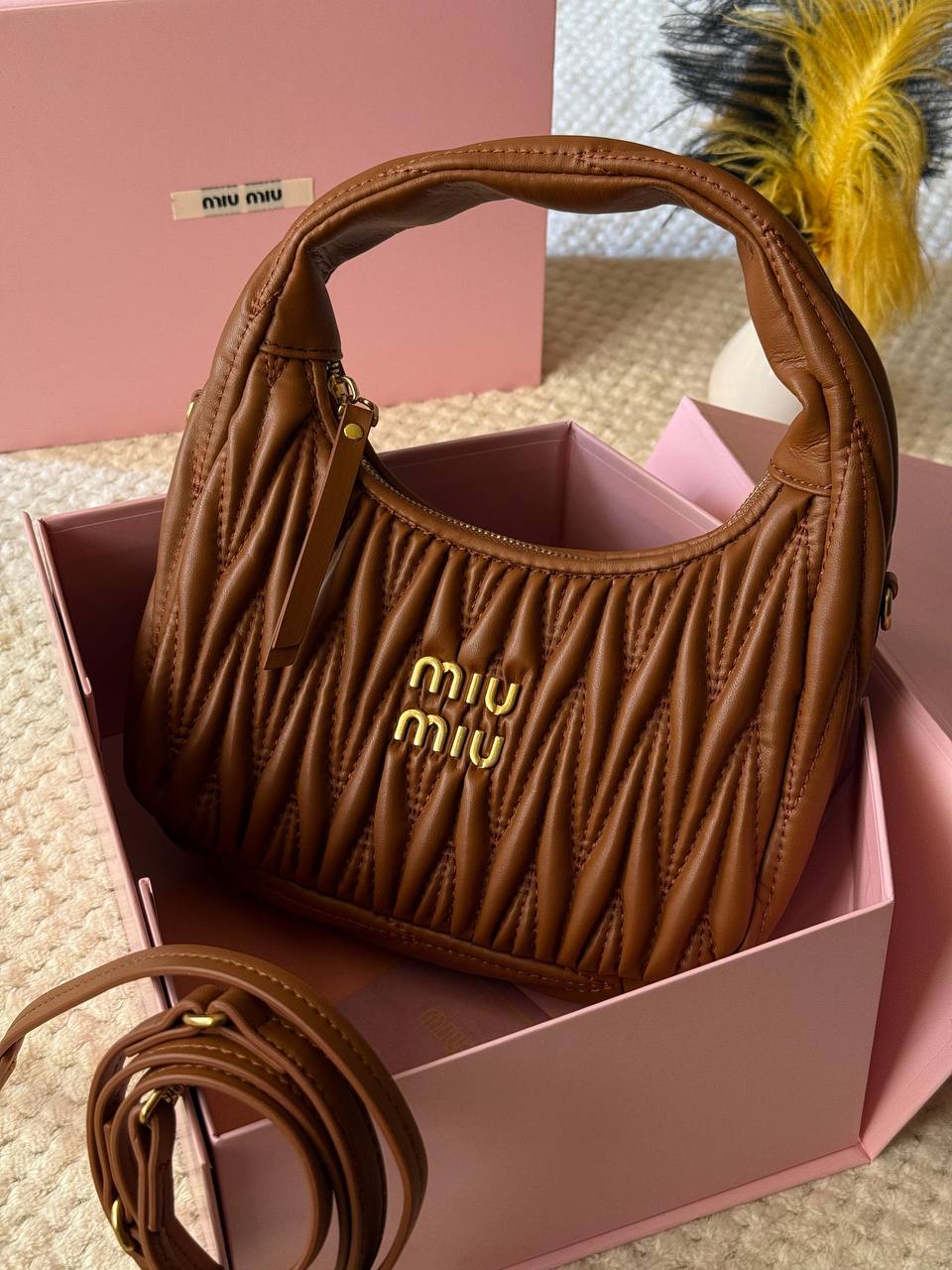 Available Again✨✨✨
MIU MIU

18cm
280 dhs🪙🌺

22cm
300 dhs🪙🌺

Top quality 
With box🎁

Zain167
♥️♥️♥️