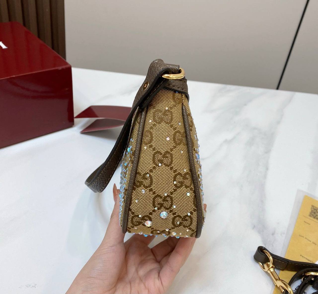 GUCCI
 COPY ONE 
SPECIAL OFFER 
WITH BOX 
140 dhs💓
Size:25cm

Zain295
♥️♥️♥️