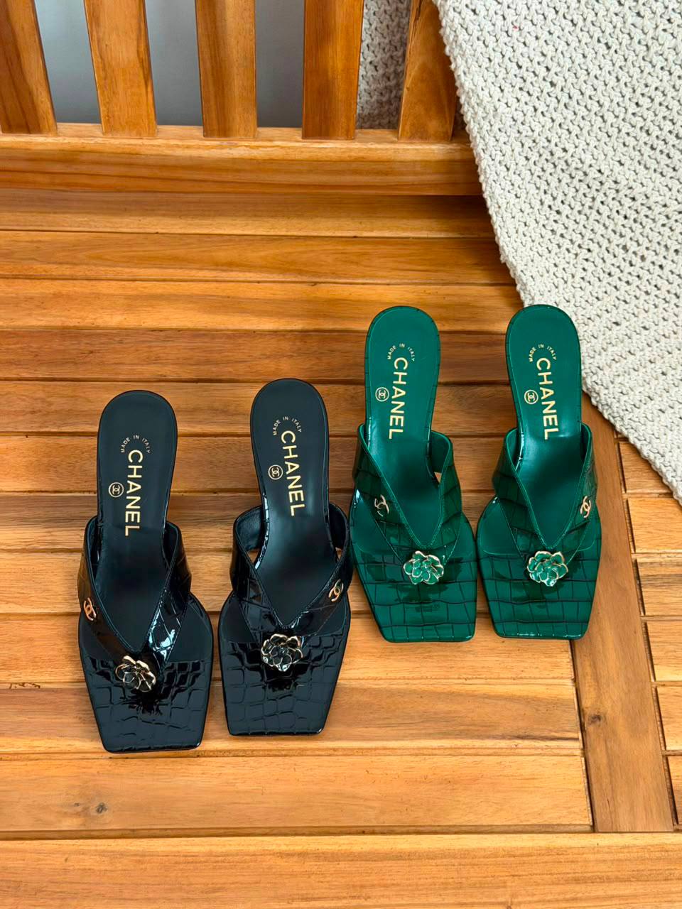 Chanel 
Size 36- 41
_Super master high quality_🪡
450 dhs🇦🇪🇦🇪

Zain176
♥️♥️♥️