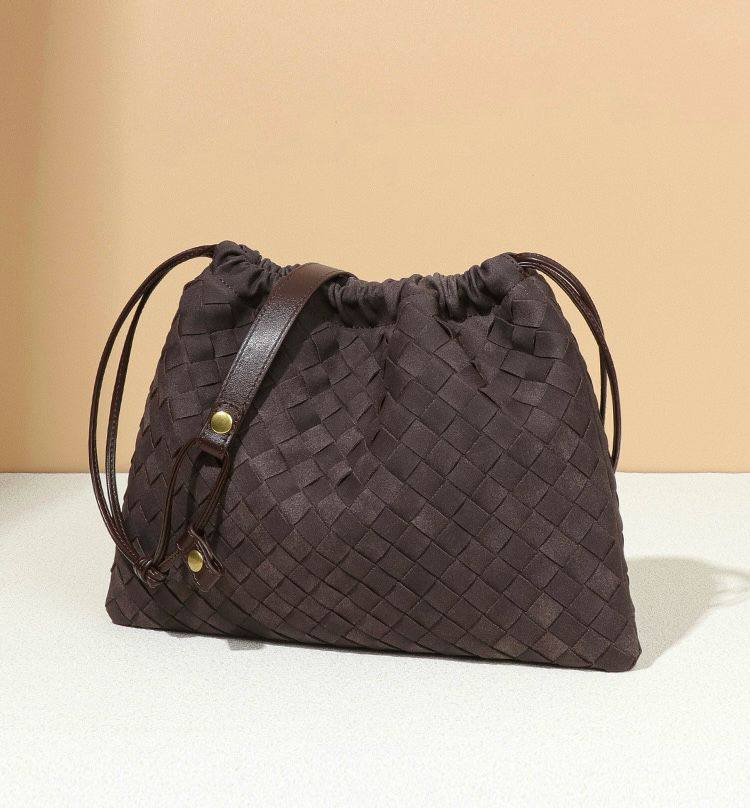 BOTTEGA 
COPY ONE 
WITH BOX 
🎁🎁🎁

130 dhs✅

Zain39
♥️♥️♥️