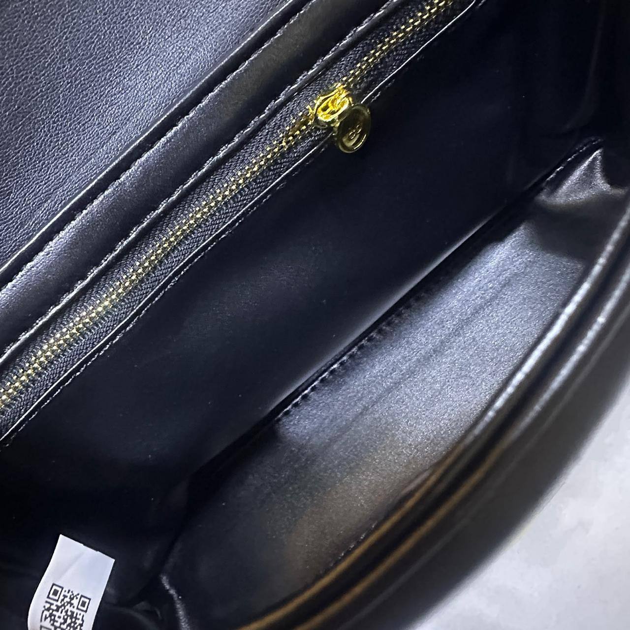 DIOR 

HIGH QUALITY 

WITH BOX  
🎁🎁🎁

120 dhs✅

Zain17
♥️♥️♥️