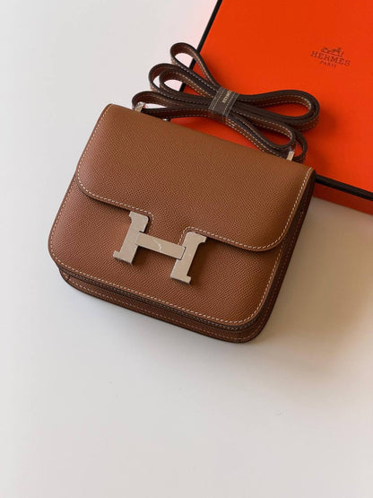Hermes
constance 18cm💥❣️super Master quality ✅with box📦
460 dhs✅

Zain52
♥️♥️♥️
