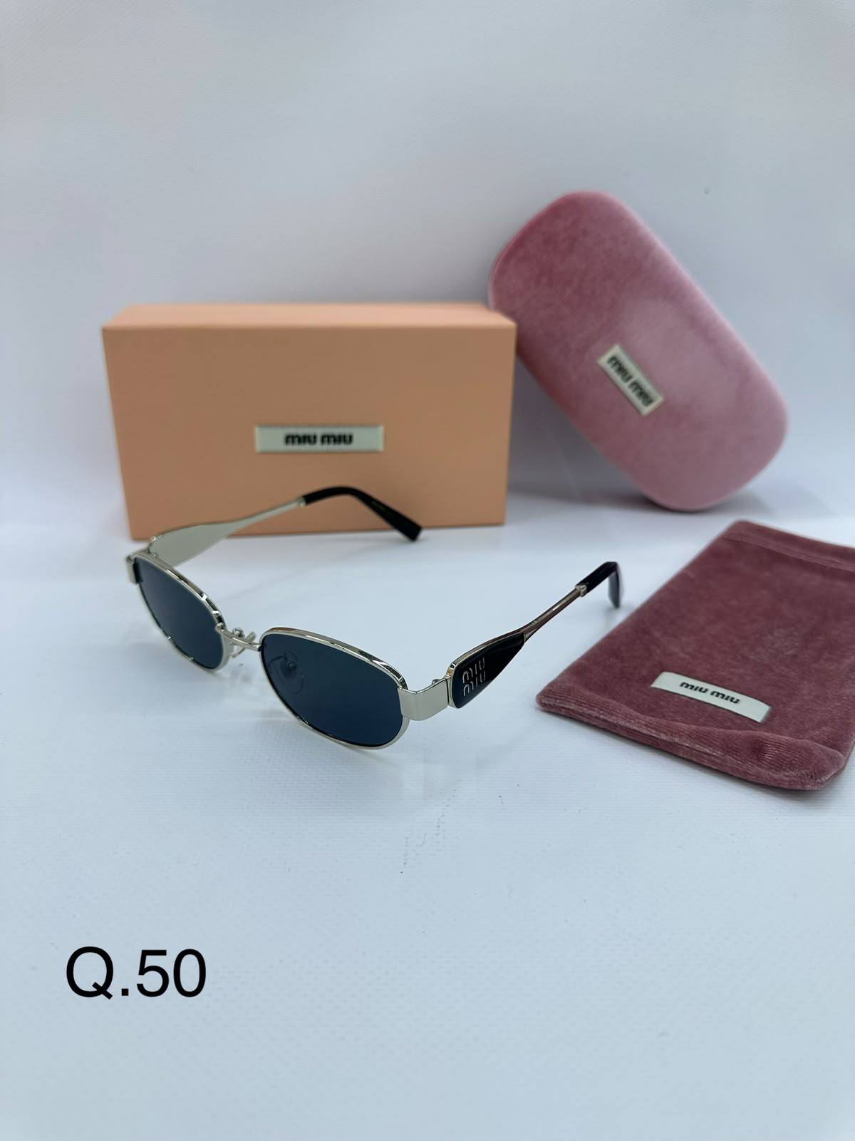 MIU MIU 
Sunglasses 💥
Copy 1️⃣ 
good quality 💯
With original boxes  🗃️ 
60 dhs✅

Zain216
♥️♥️♥️