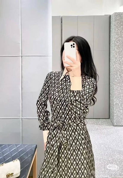 *New collections    
220 dhs🪙
*good  quality  ✅
*Sizes:S M L * 
*AVAILABLE NOW*

Zain231
♥️♥️♥️