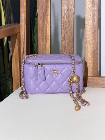 CHANEL 
Super Master Quality ⚡️
Original Packing 🎁
Size 17Cm📏
For Price 👇 WhatsApp✅
0568585901 
0507557372
0552275751 Owner Zain 👌

Zain321
♥️♥️♥️