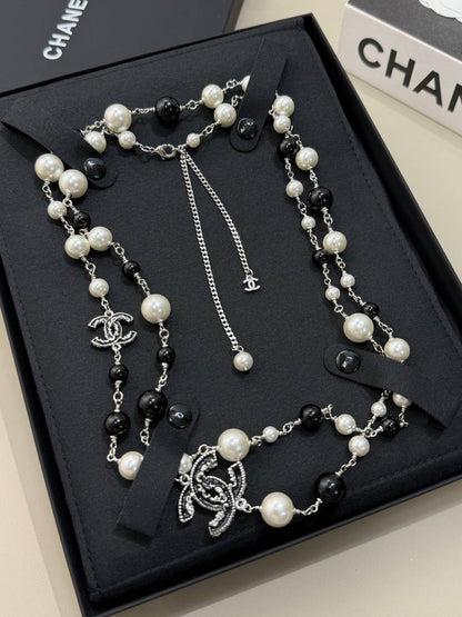 MASTER CHANEL
NECKLACE ✨💫
WITH BOX AND PAPER BAG🛍️🎁
120 DHS✅

Zain89
♥️♥️♥️