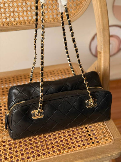 New Collection✨✨✨
CHANEL
30cm
380 dhs🇦🇪🇦🇪
*MASTER QUALITY*
With box🎁

Zain167
♥️♥️♥️