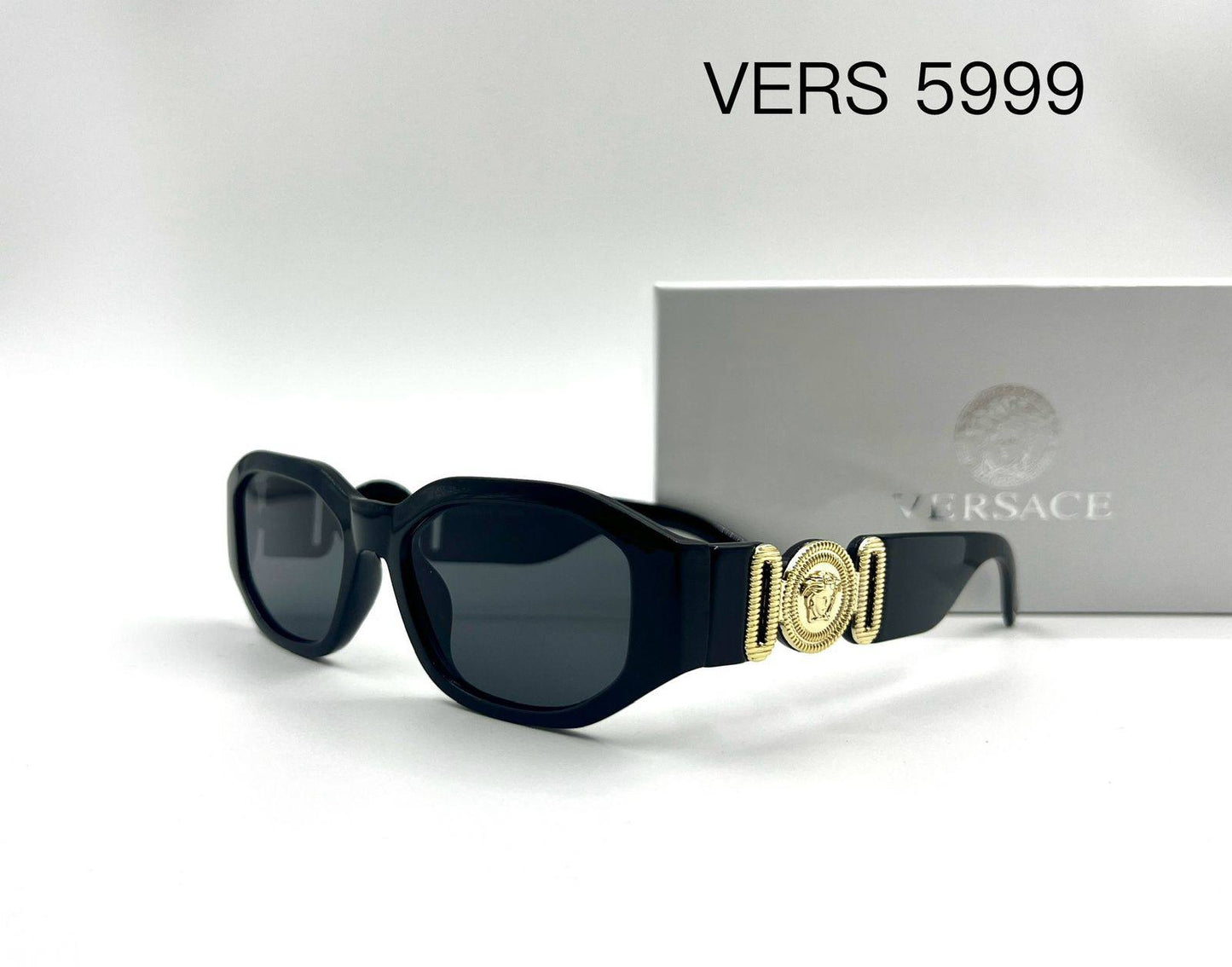 VERSACE
New available
Sunglasses 🕶️ 
good quality 💯
With master box 🗃️ 
50 dhs🗽


Zain273
♥️♥️♥️