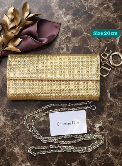 Dior

Good quality 

with box 

100 dhs🇦🇪🇦🇪

Zain186
♥️♥️♥️