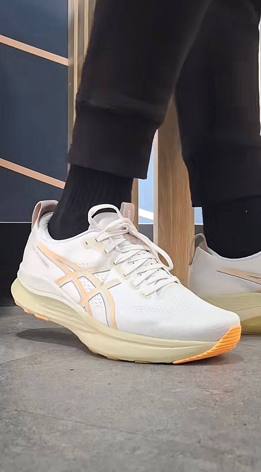 ASICS Gel Kayano 32 “white/ orange Glow” ,
size 40 to 45 , 
240 dhs💓

Zain196
♥️♥️♥️