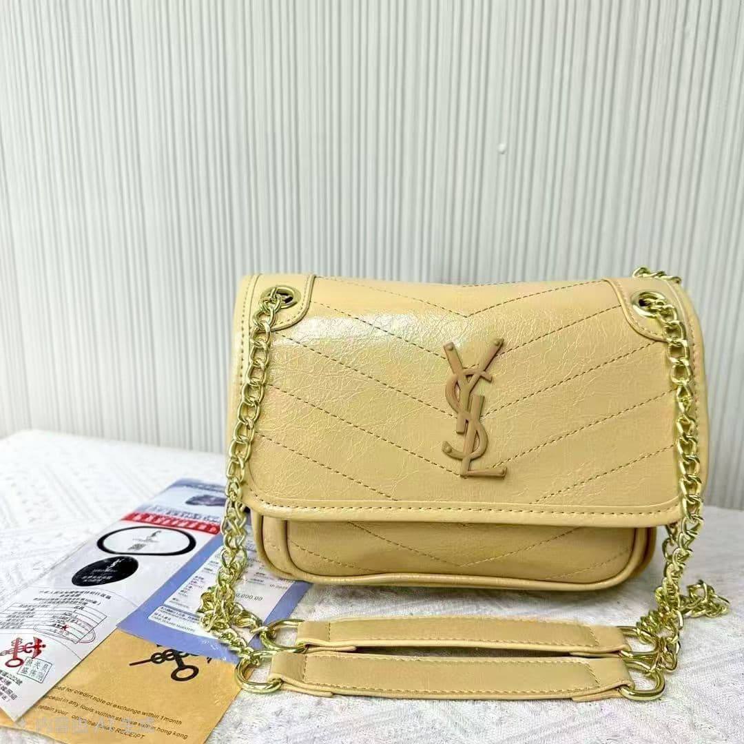 Ysl

85 dhs🇦🇪🇦🇪

Zain232
♥️♥️♥️