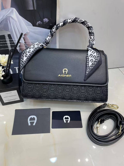 Aigner

with box
🎁🎁🎁

110 dhs🪙🌨️

Zain143
♥️♥️♥️