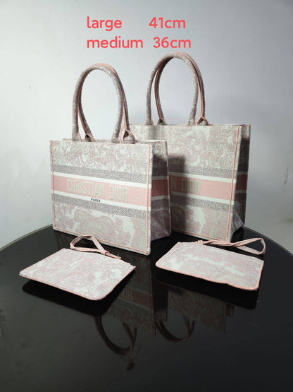 Dior

100 dhs✅    36cm
110 dhs✅   41cm

Zain26
♥️♥️♥️