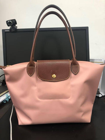 Dior 26ss woc

First quality +🎁

Size : 21 * 12 cm
with box 🎁

115 dhs🇦🇪🇦🇪

Zain115 
♥️♥️♥️