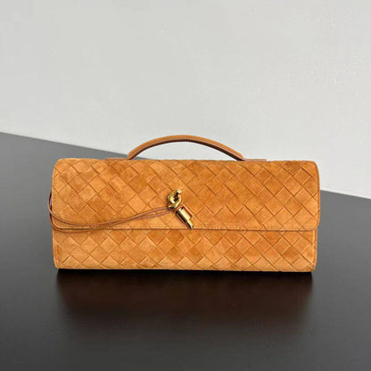 *Bottega Andiamo Clutch✅*
*Size 31 cm*
For Price 👇 WTSP Text Zain 0568585901

Zain274
♥️♥️♥️