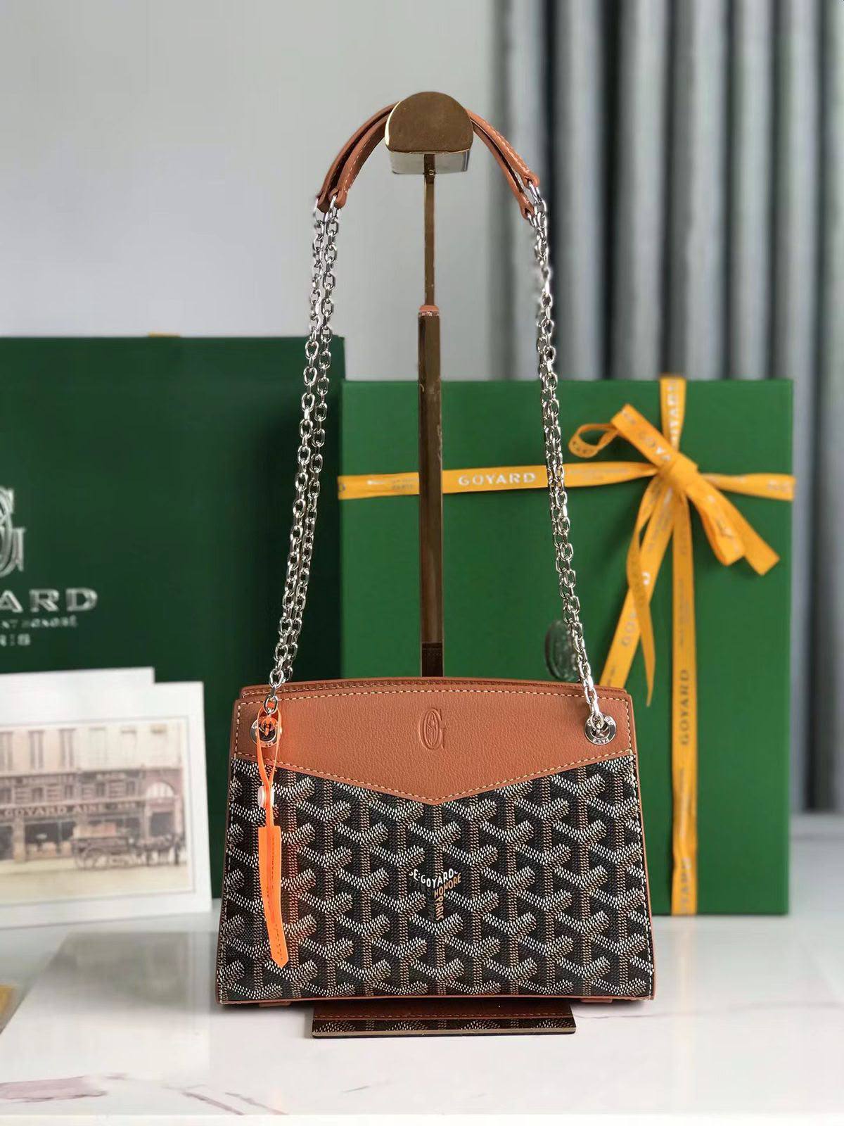 Goyard Goyardine Mini Rouette Structure✅*
*Size 20 cm*
For Price 👇 WhatsApp✅
0568585901 
0507557372
0552275751 Owner Zain 👌

Zain274
♥️♥️♥️