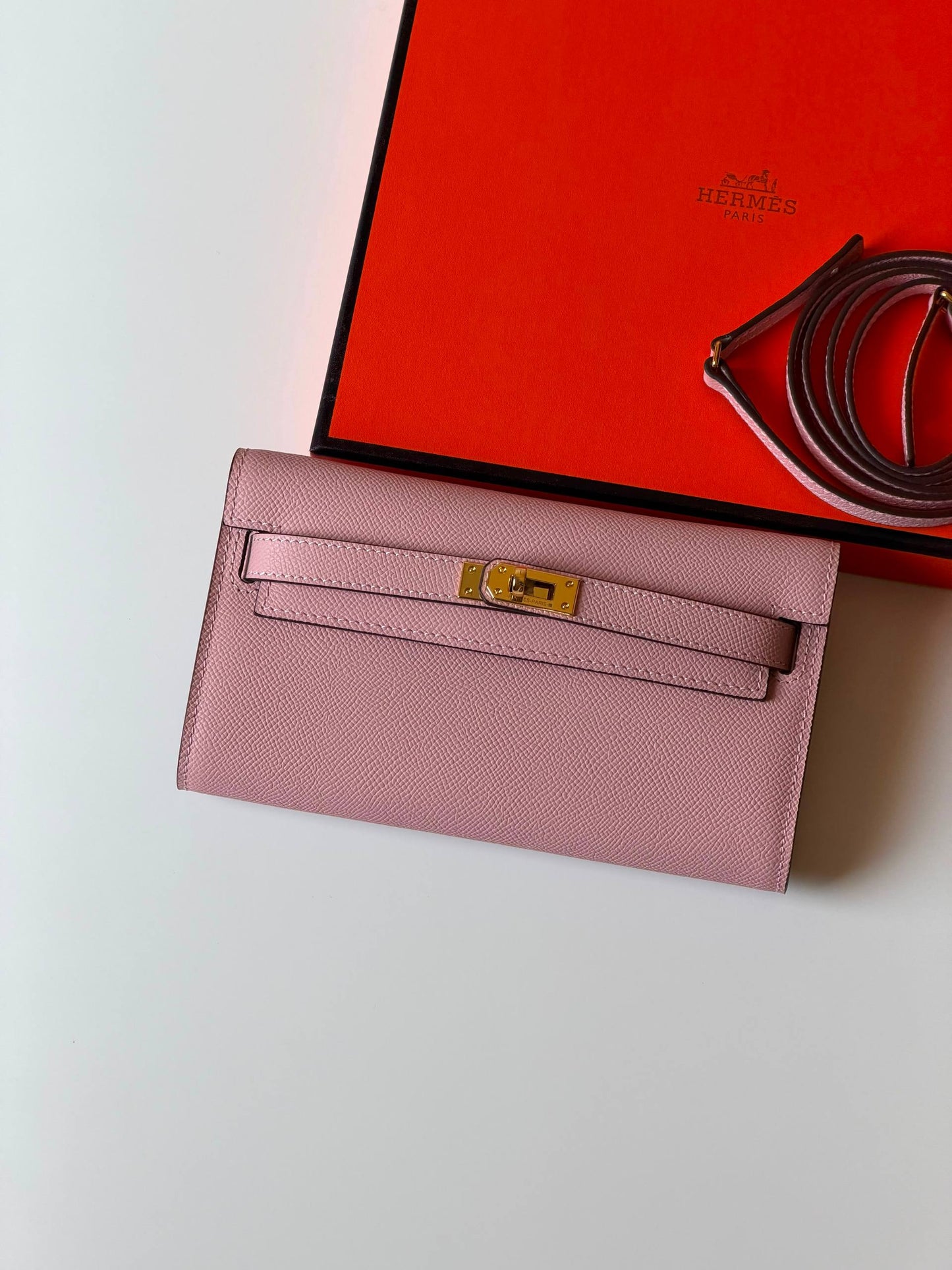 Hermes 20cm💥Master quality ✅with box 📦 
340 dhs✅

Zain52
♥️♥️♥️