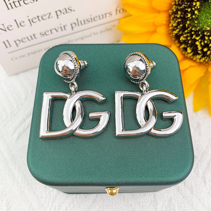Dolce&Gabbana 
Earring 
Master quality 
With normal boxes 

70 dhs🇦🇪🇦🇪

Zain216
♥️♥️♥️
